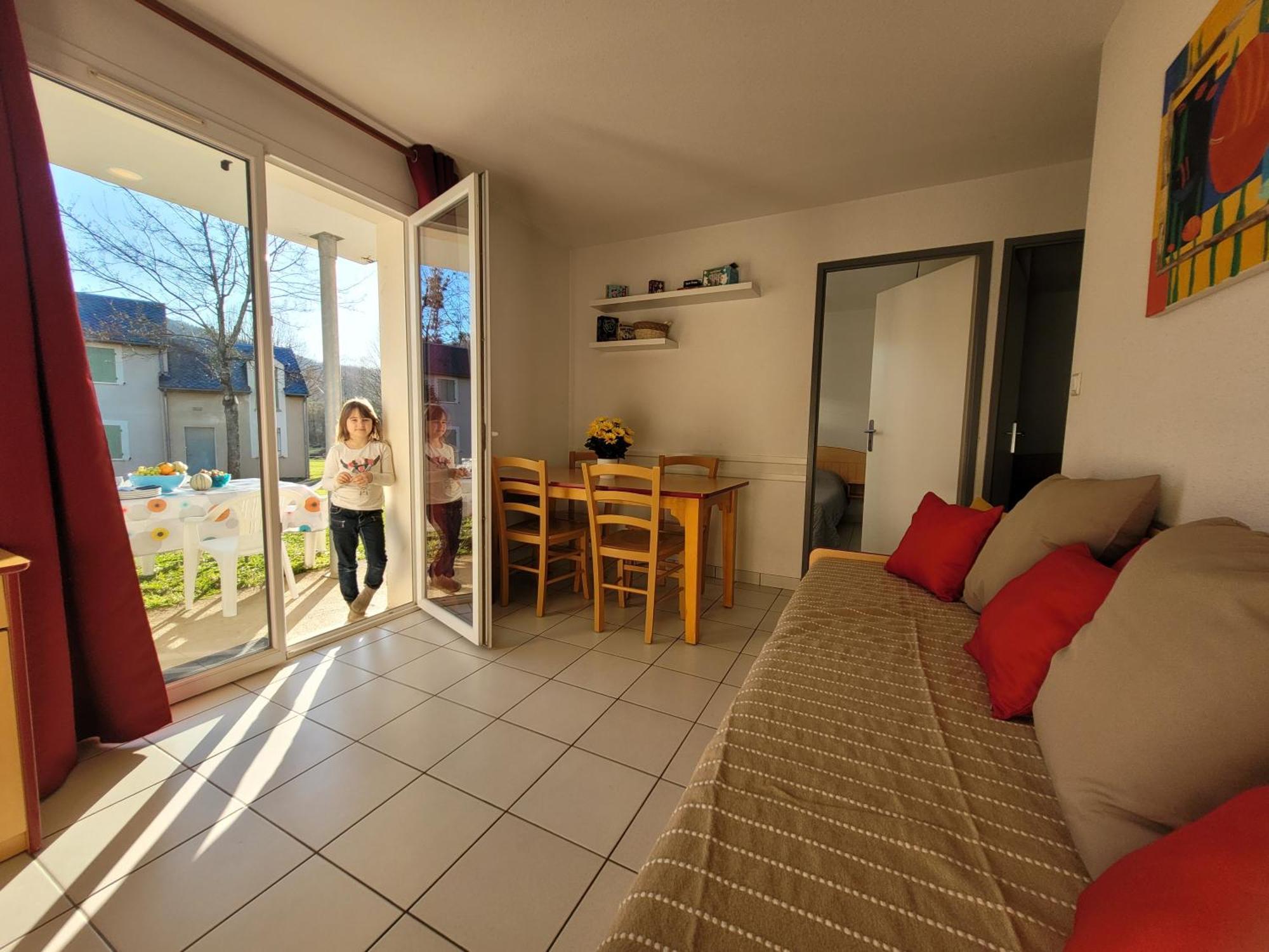 La Maison Bleue, Village Vacances, Piscine, Parking Saint-Geniez-d'Olt Exterior photo
